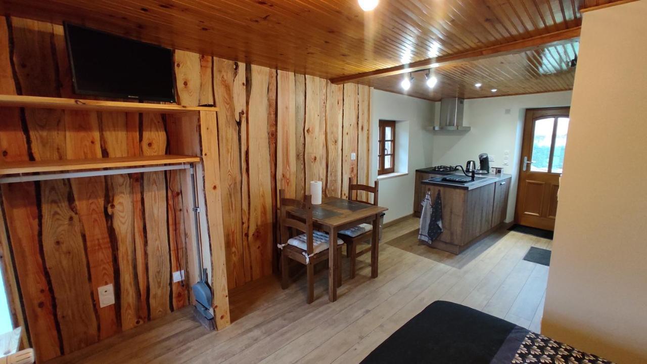 Studio Chaleureux Dans Les Monts Du Forez Verrieres-en-Forez Exterior photo