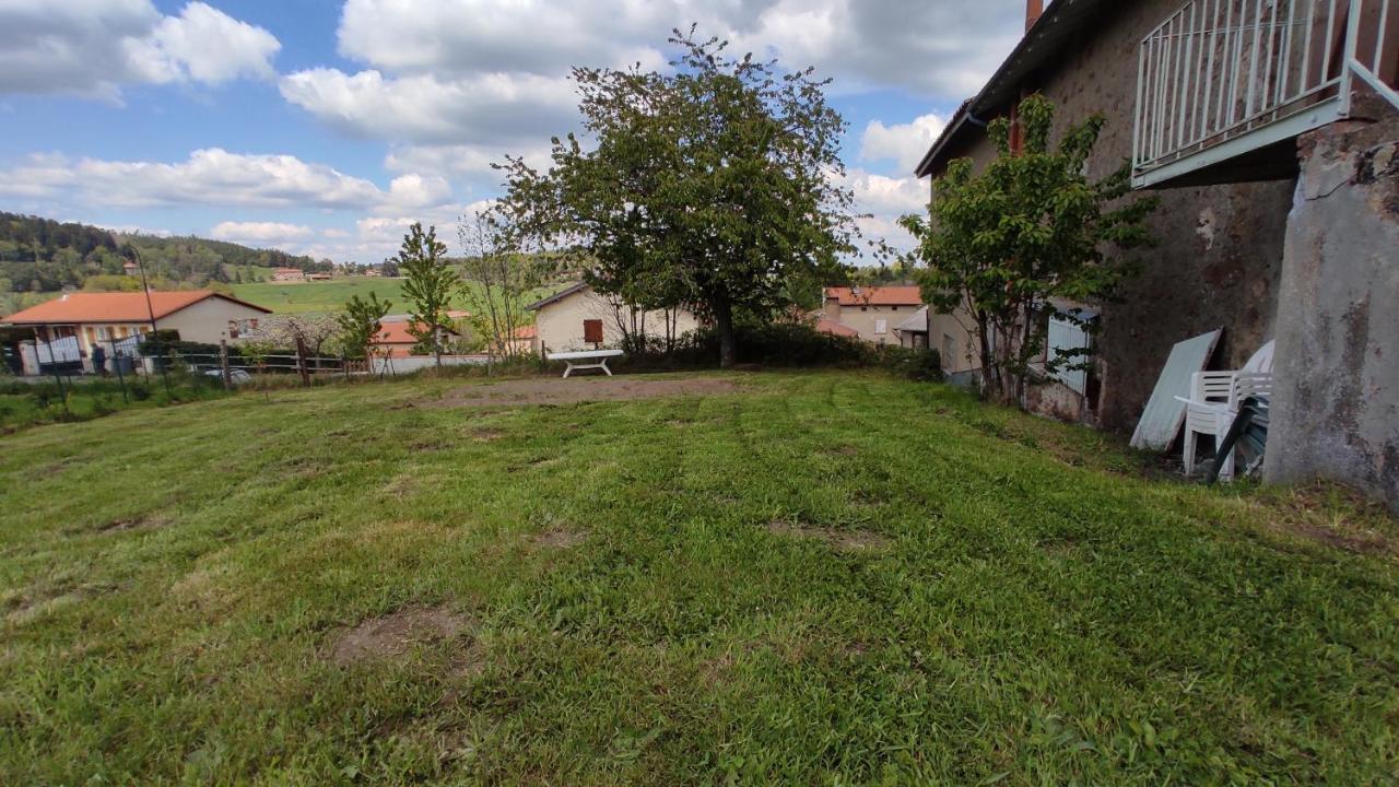 Studio Chaleureux Dans Les Monts Du Forez Verrieres-en-Forez Exterior photo